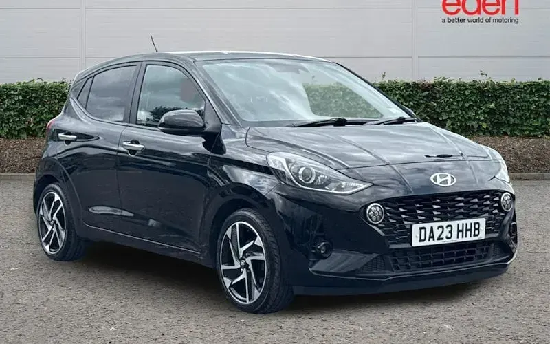 Used Hyundai i10 Premium 67 HP (49 kW) 2023 Hatchback