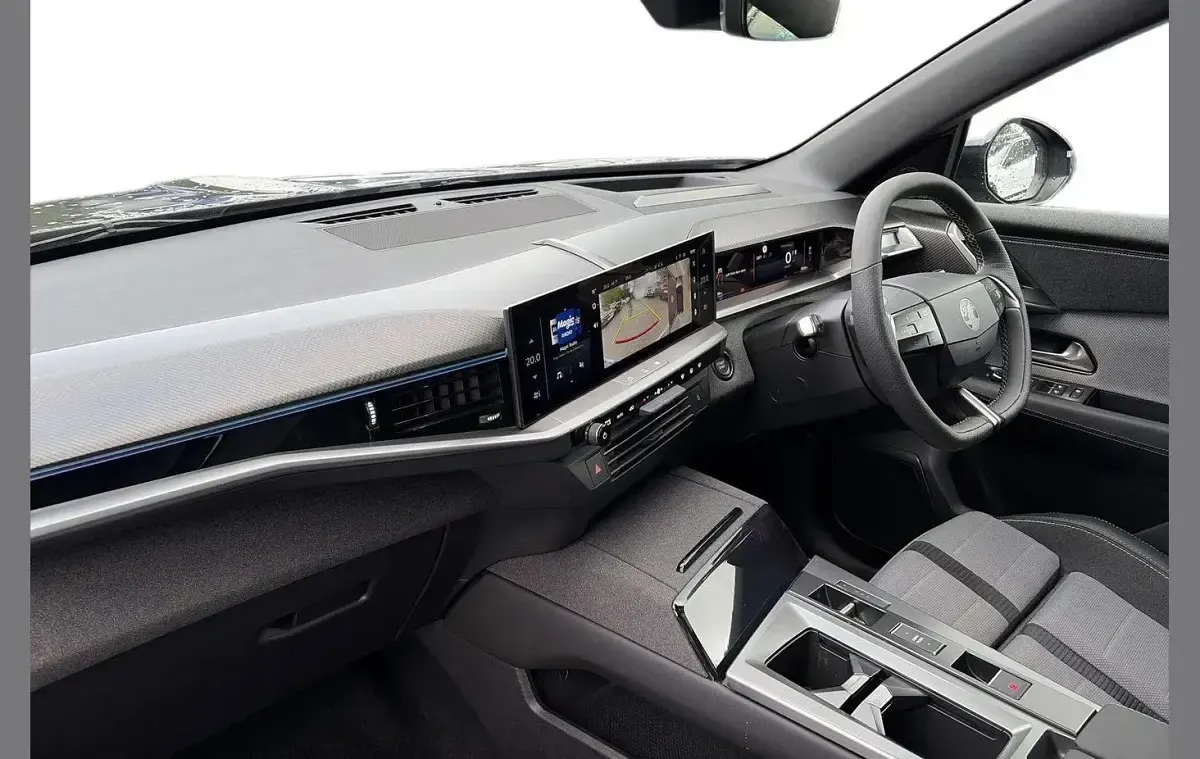 Used Vauxhall Grandland Ultimate 156 kW (213 HP) 2025 Black SUV