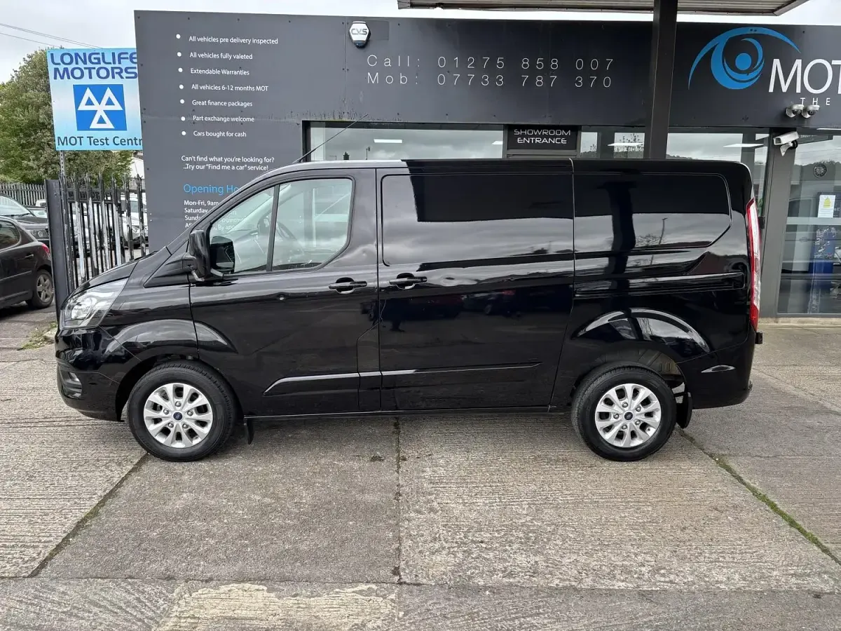 Used Ford Transit Custom Limited 130 HP (95 kW) 2022 Black Van