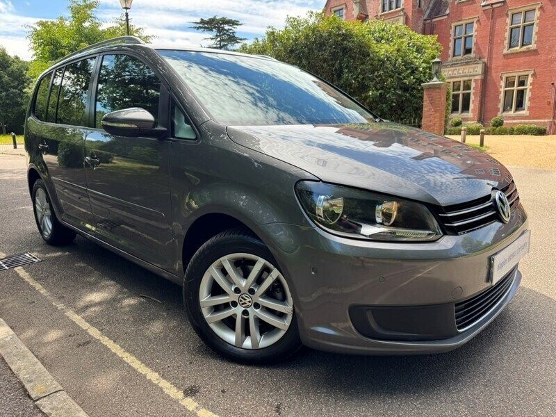 Nimbus grey metallic Used 2014 VW Touran SE MPV | £10,000 (Fair price) - Image 1/4