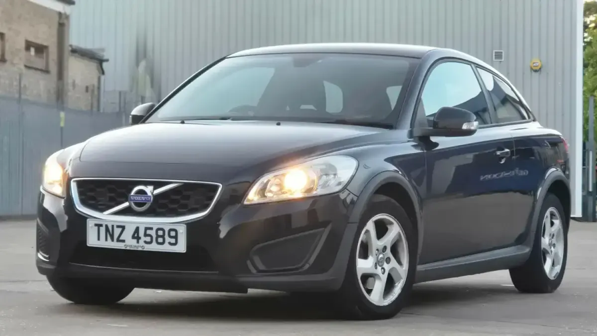 Used Volvo C30 100 HP (73 kW) 2010 Black Hatchback