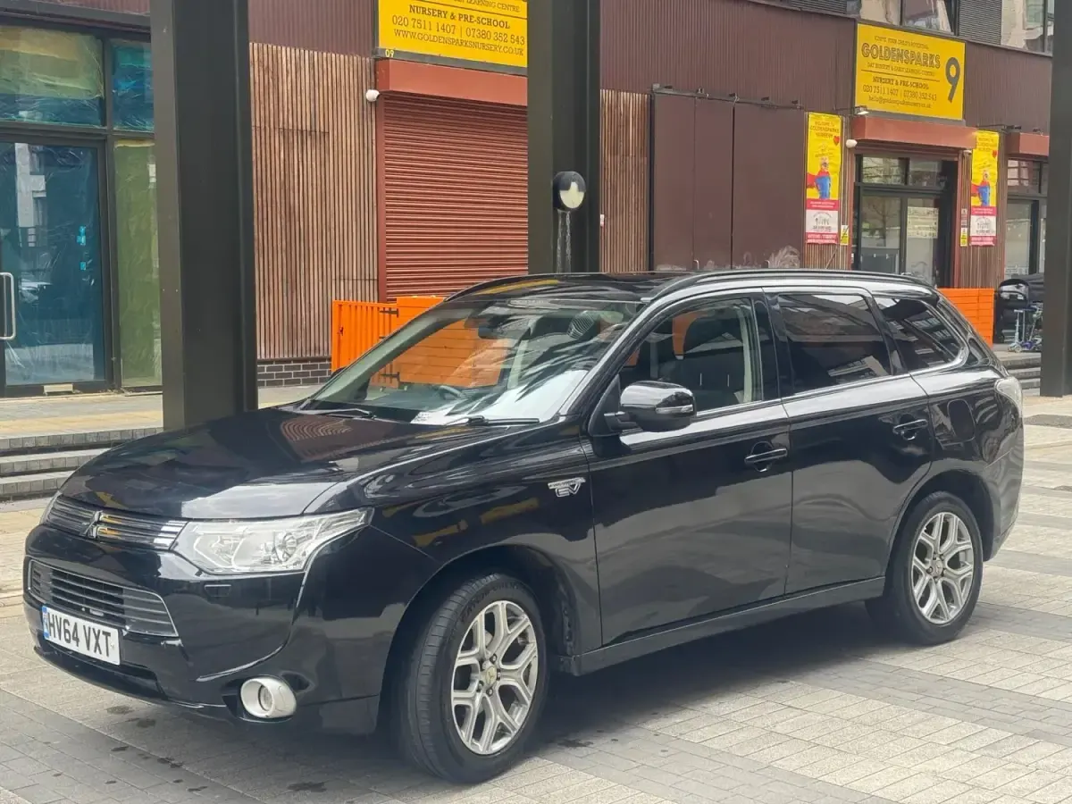 Used Mitsubishi Outlander P-HEV 2014 Black Estate