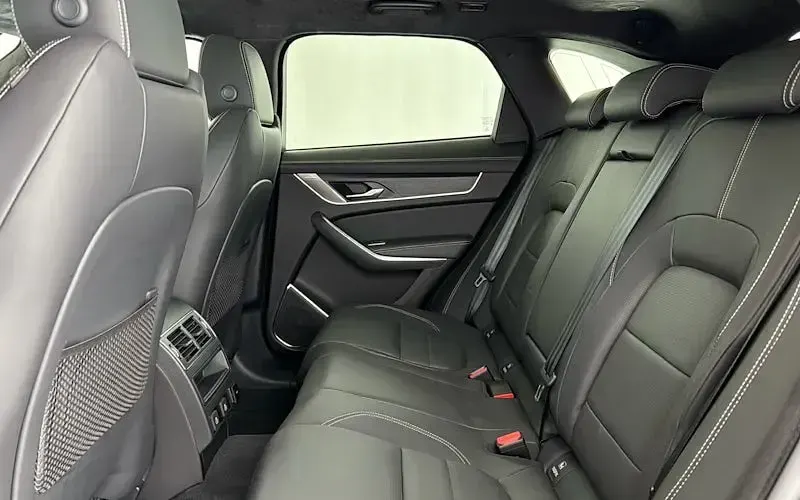 Used Jaguar F-Pace R-Dynamic 300 HP (220 kW) 2024 SUV