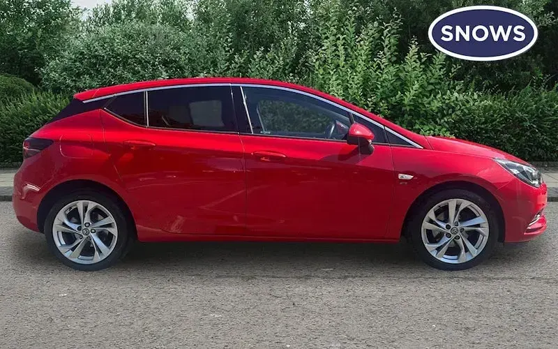 Used Vauxhall Astra SRi 150 HP (110 kW) 2018 Red Hatchback