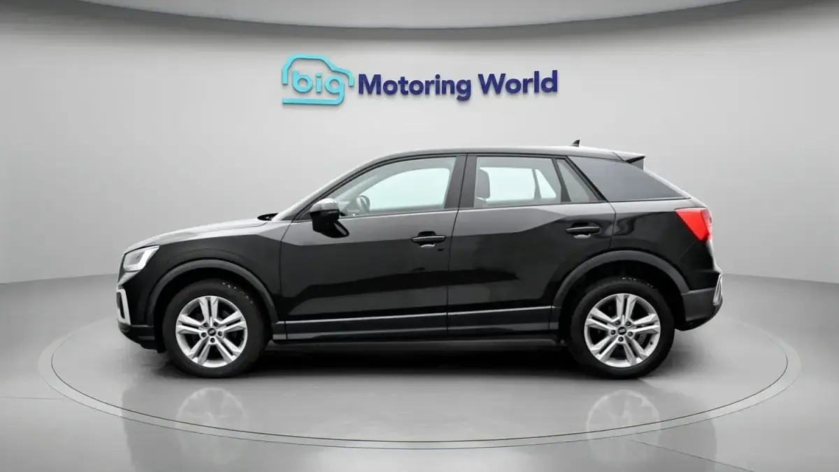 Begagnad Audi Q2 Sport 109 HK (80 kW) 2021 Svart SUV