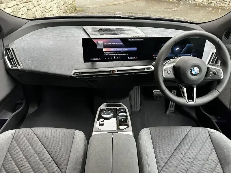 Usado BMW iX M Sport 300 kW (408 CV) 2025 Azul SUV