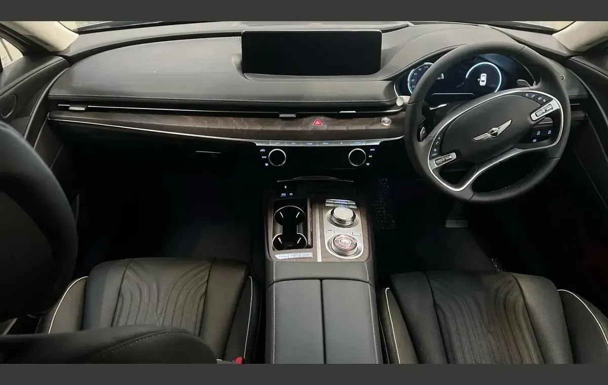 New Genesis G80 304 HP (223 kW) 2025 Silver Sedan