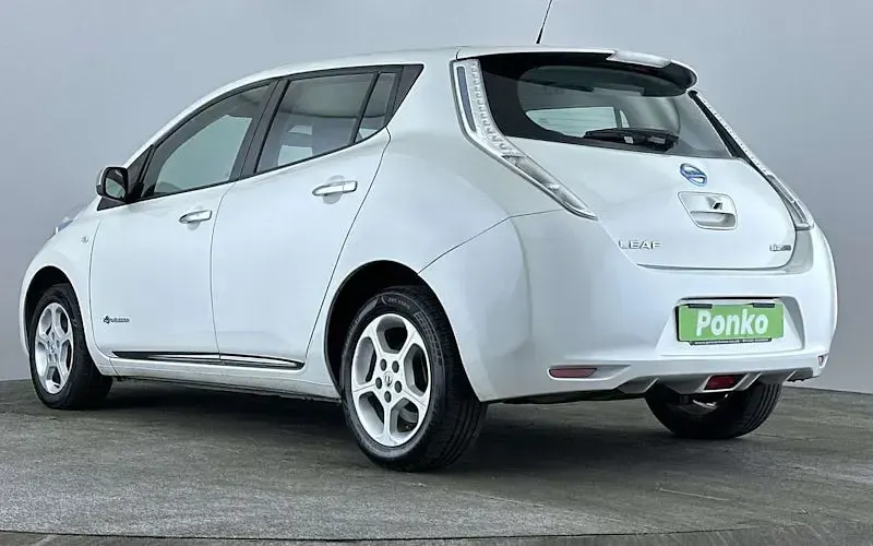 Used Nissan Leaf Acenta 80 kW (109 HP) 2017 White Hatchback