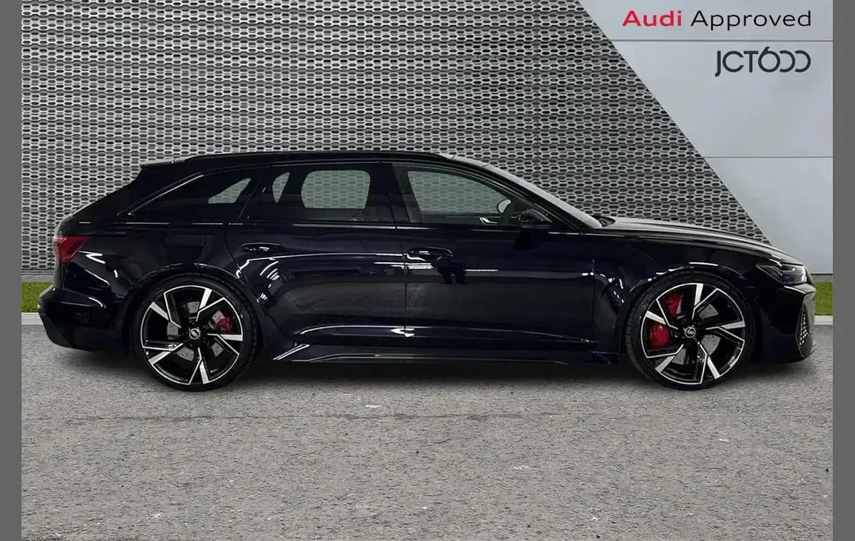 Usado Audi RS6 Design 591 HP (434 kW) 2021 Preto Carrinha