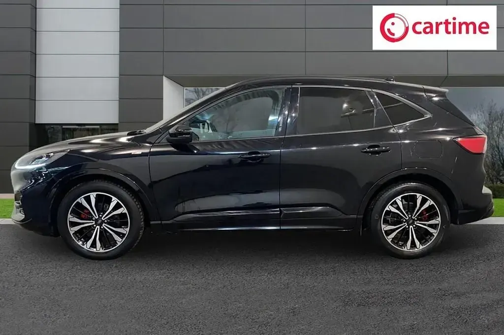 Używany Ford Kuga ST-Line X 120 KM (88 kW) 2022 Czarny SUV