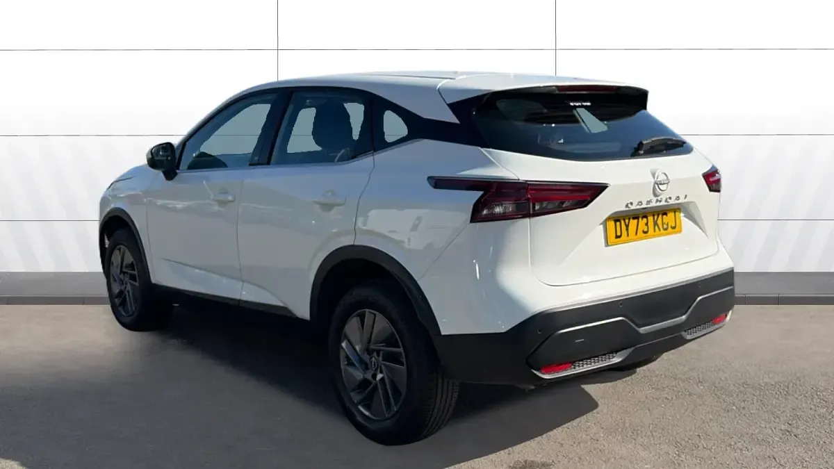 Used Nissan Qashqai Acenta Premium 158 HP (116 kW) 2023 White SUV