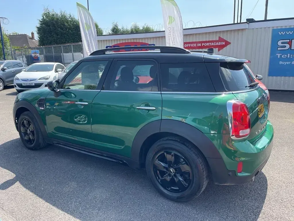 Used Mini Cooper Countryman Classic 136 HP (100 kW) 2020 Green SUV