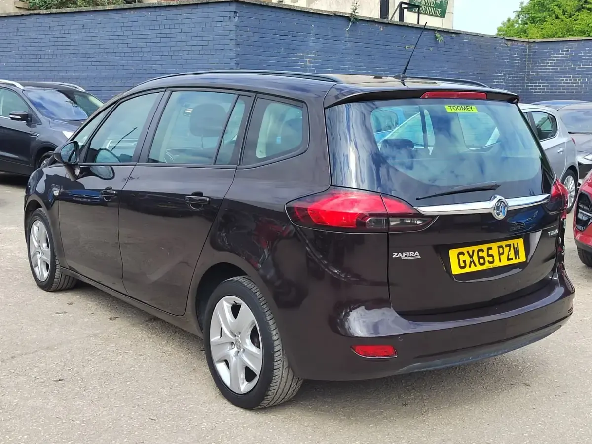Używany Vauxhall Zafira 138 KM (101 kW) 2015 Brązowy Minivan