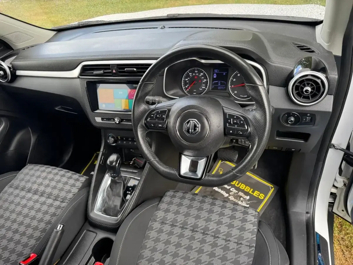 Używany MG ZS Excite 111 KM (81 kW) 2018 Biały SUV