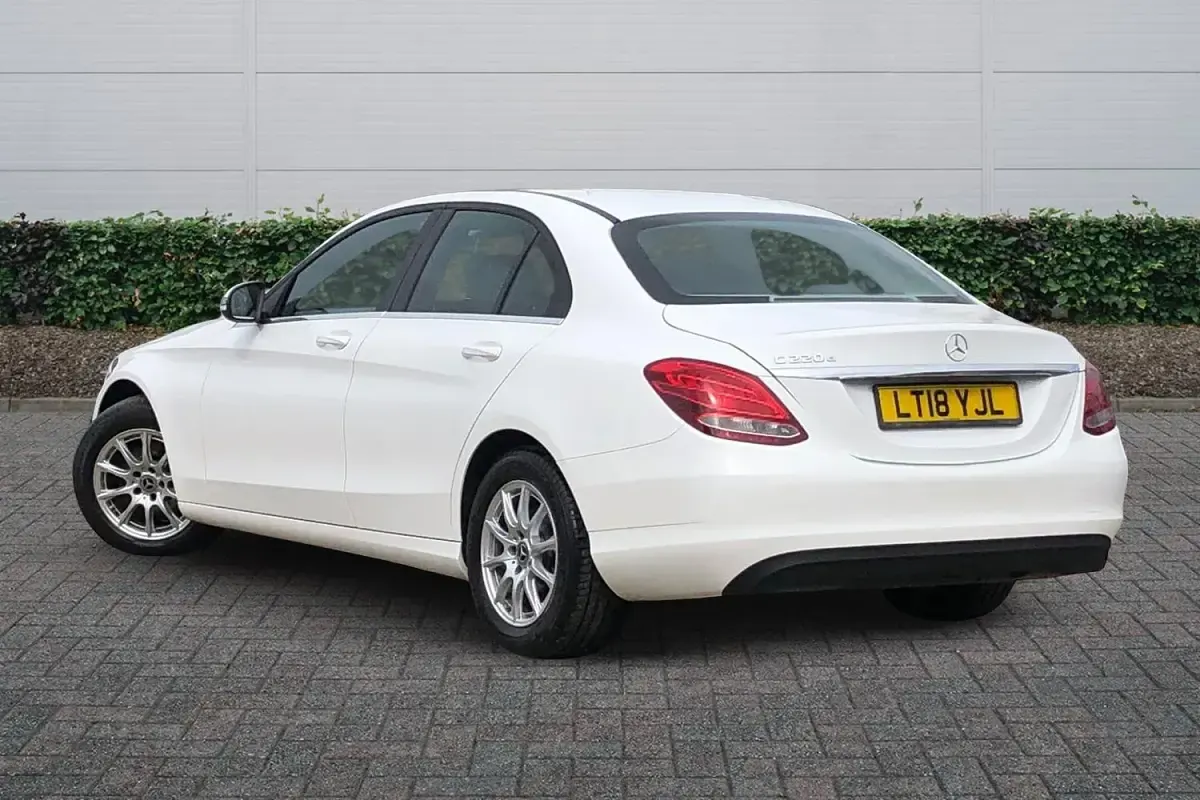 Used Mercedes C220 SE 2018 White Sedan