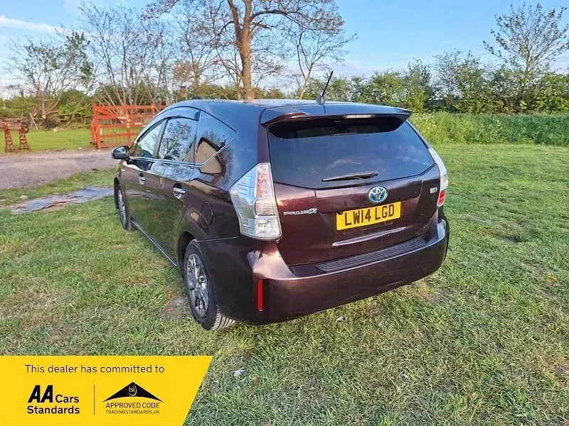 Used Toyota Prius 2014 Maroon