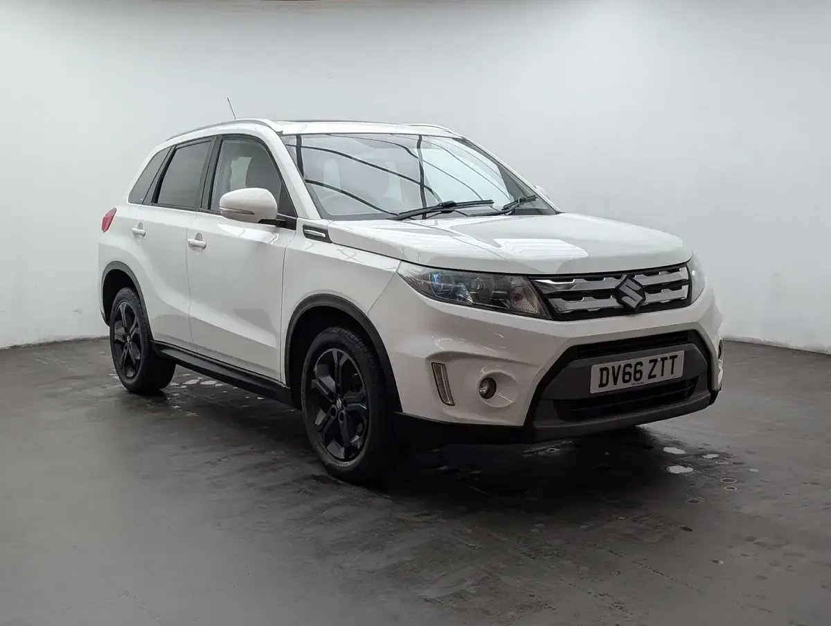Used Suzuki Vitara SZ5 120 HP (88 kW) 2016 White SUV