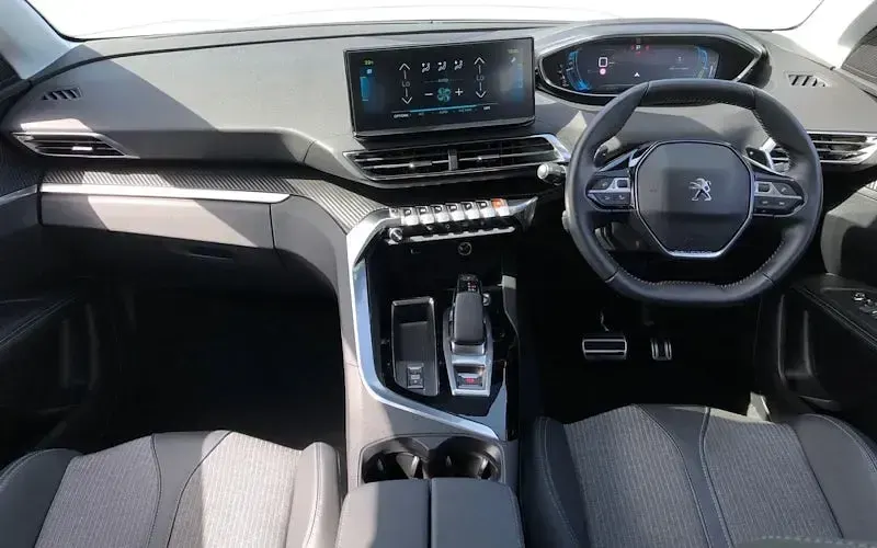 Used Peugeot 3008 Active+ 300 HP (220 kW) 2022 White SUV