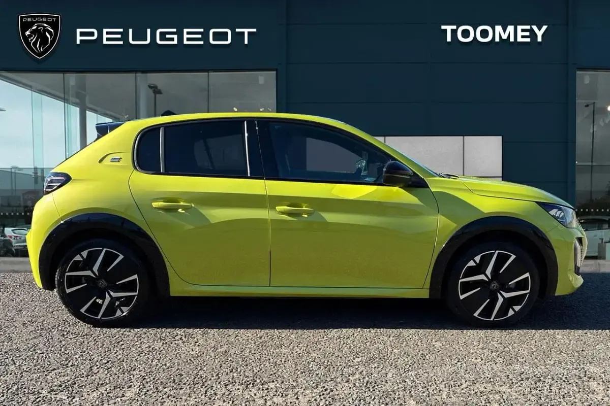 Nouă Peugeot e-208 GT 98 kW (134 CP) 2026 Galben Hatchback