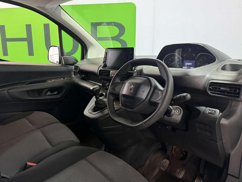Used Peugeot Partner Premium 2023 White MPV