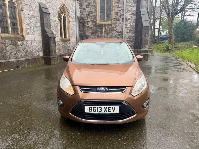 Usado Ford C-MAX Zetec 105 HP (77 kW) 2013 Castanho Monovolume