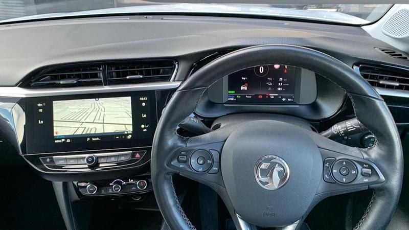 White Used 2021 Vauxhall Corsa-e Elite Hatchback | £9,789 (Fair price) - Image 1/4