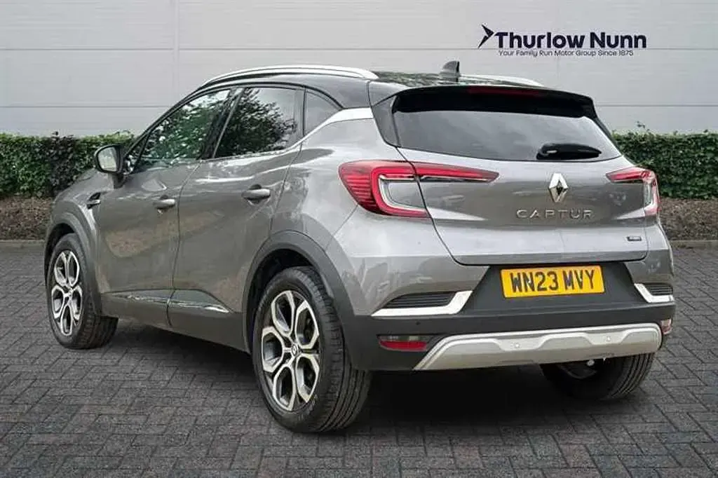 Used Renault Captur Techno 145 HP (106 kW) 2023 Grey and black SUV
