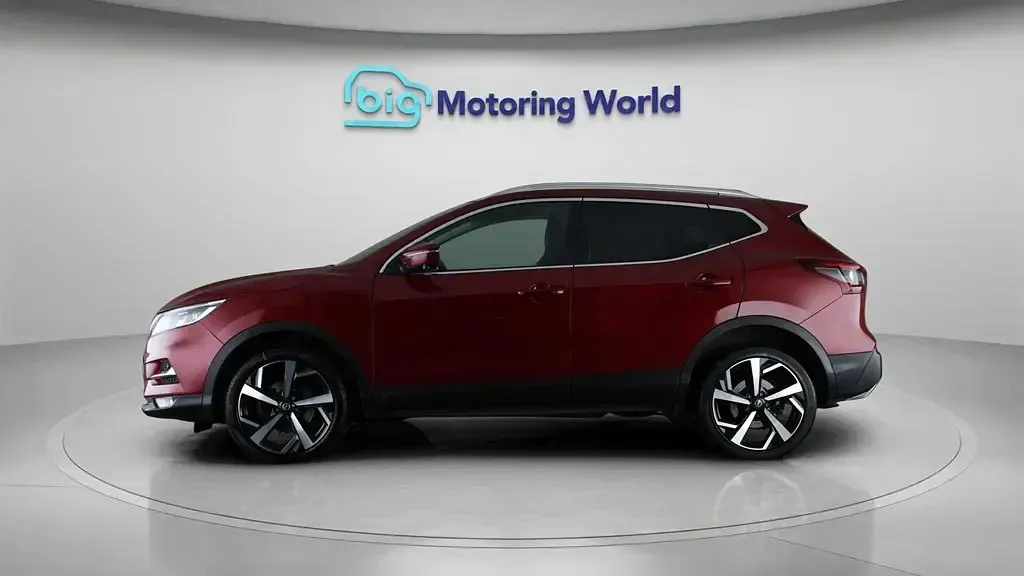 Used Nissan Qashqai N-Motion 140 HP (102 kW) 2021 Red SUV