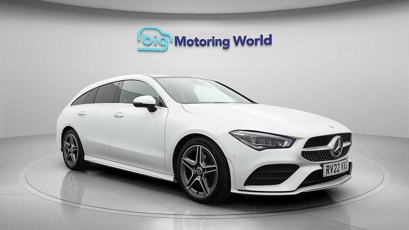 Used Mercedes CLA180 Shooting Brake AMG line 136 HP (100 kW) 2022 White Estate