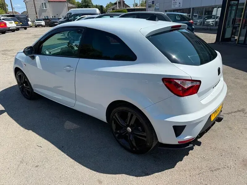 Used Seat Ibiza CUPRA 85 HP (62 kW) 2013 White Hatchback