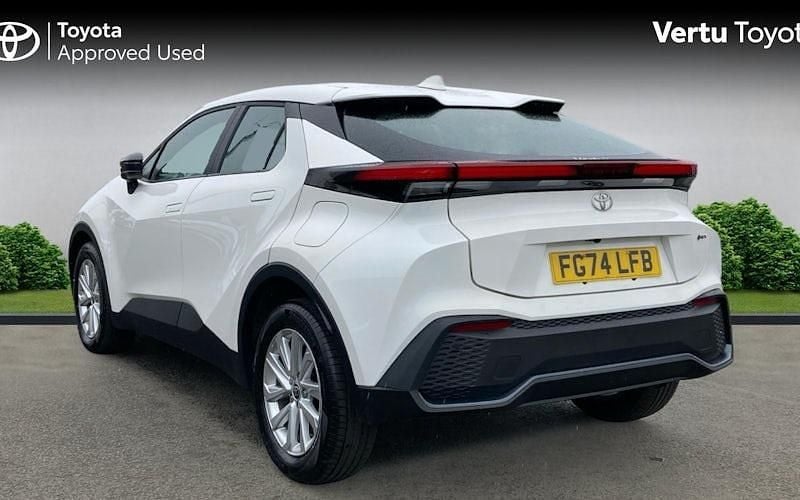 Used Toyota C-HR 140 HP (102 kW) 2026 SUV