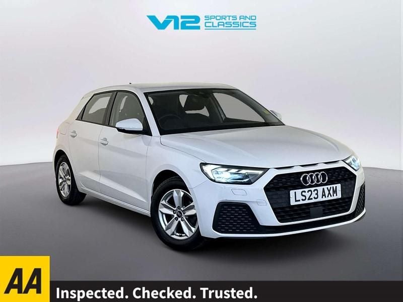 Used Audi A1 Advanced 95 HP (69 kW) 2023 White SUV