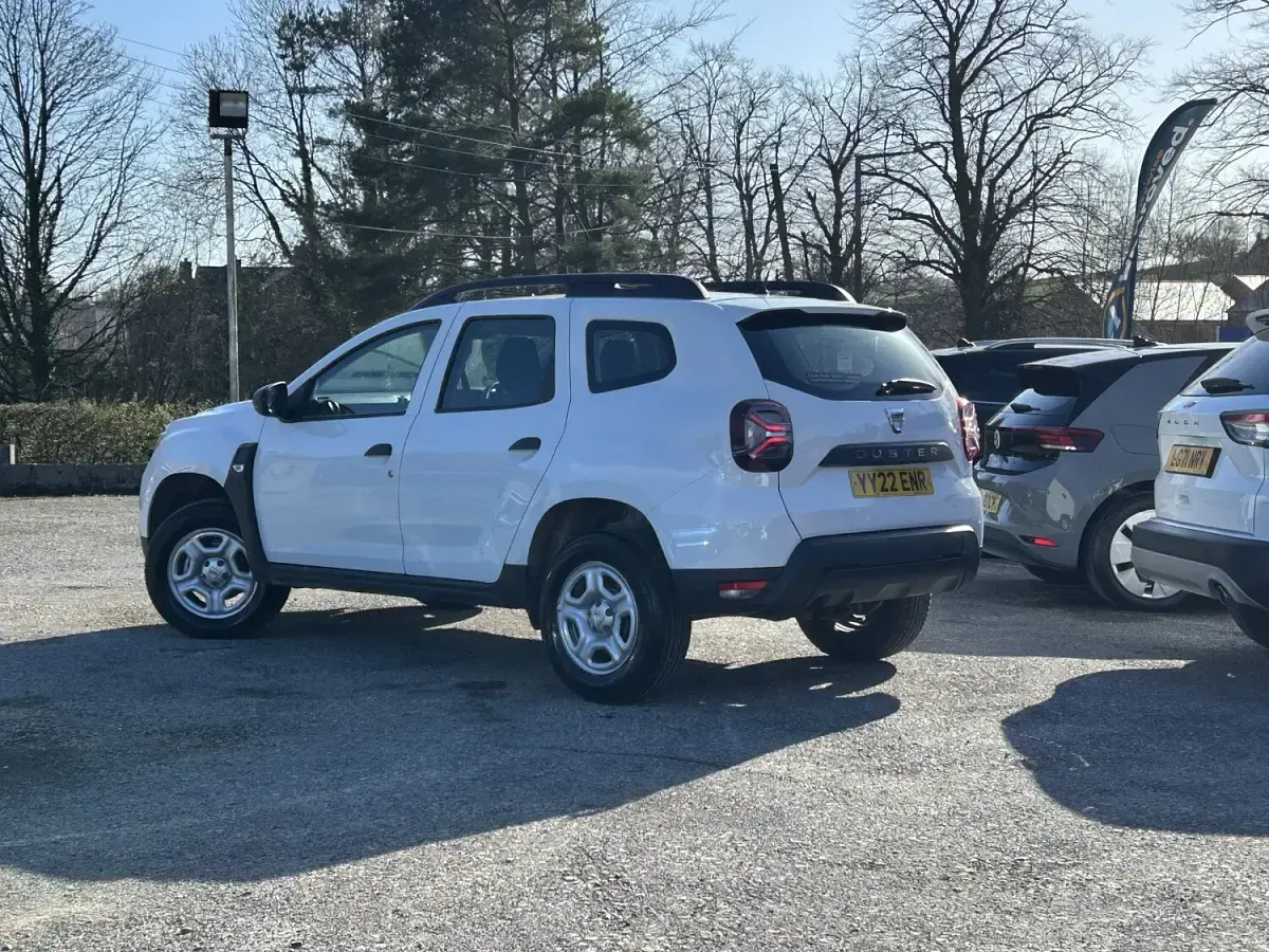 Used Dacia Duster Essentiel 91 HP (66 kW) 2022 White SUV