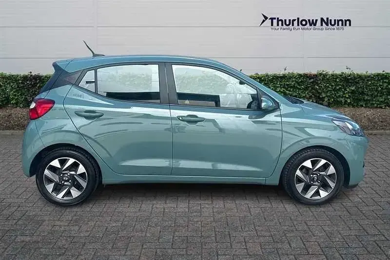 Używany Hyundai i10 Advanced 67 KM (49 kW) 2024 Zielony Hatchback