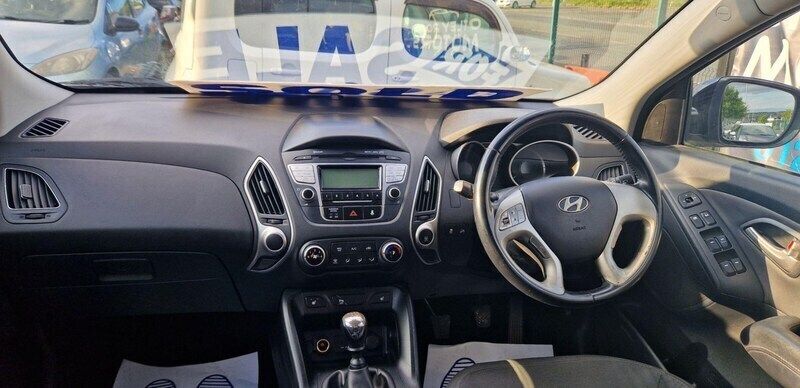 Image 2/4