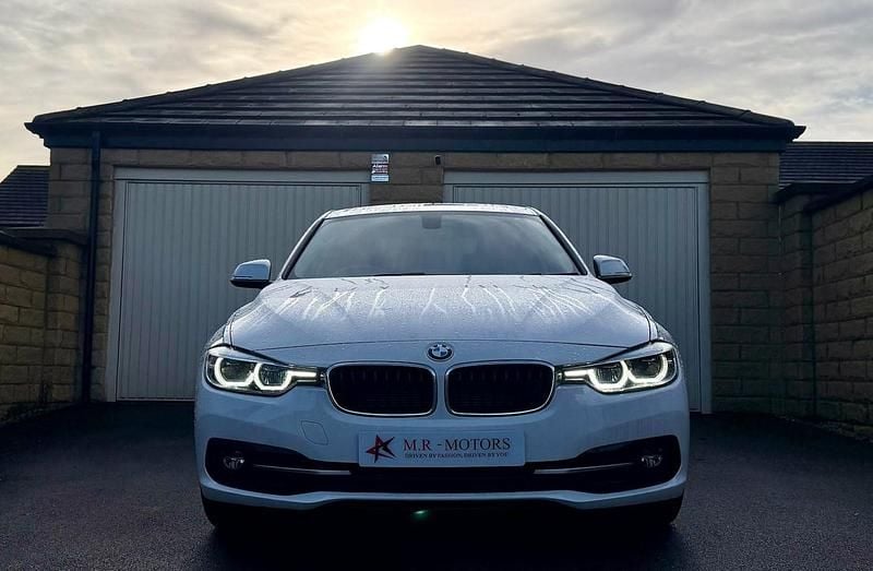 Used BMW 318 Sport Line 2018 White Sedan