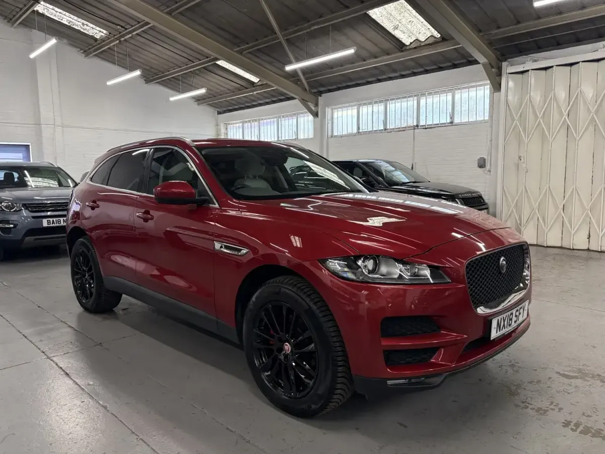 Second-hand Jaguar F-Pace Portfolio 180 CP (132 kW) 2018 Roșu SUV
