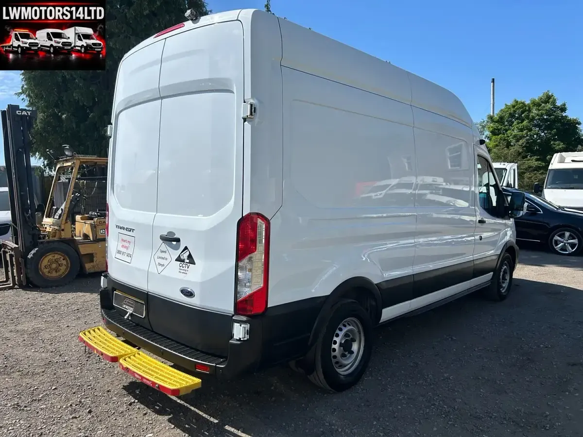 Used Ford Transit 130 HP (95 kW) 2022 White Van