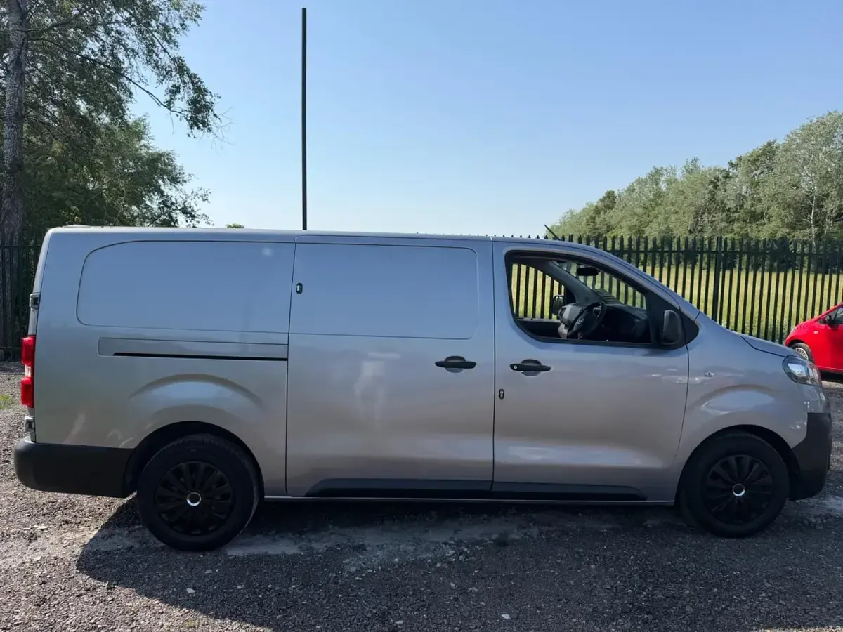 Used Vauxhall Vivaro S 100 HP (73 kW) 2020 Grey MPV