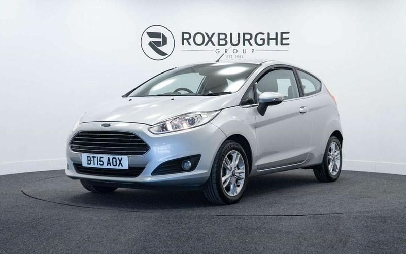 Used Ford Fiesta Zetec 82 HP (60 kW) 2015 Silver Hatchback