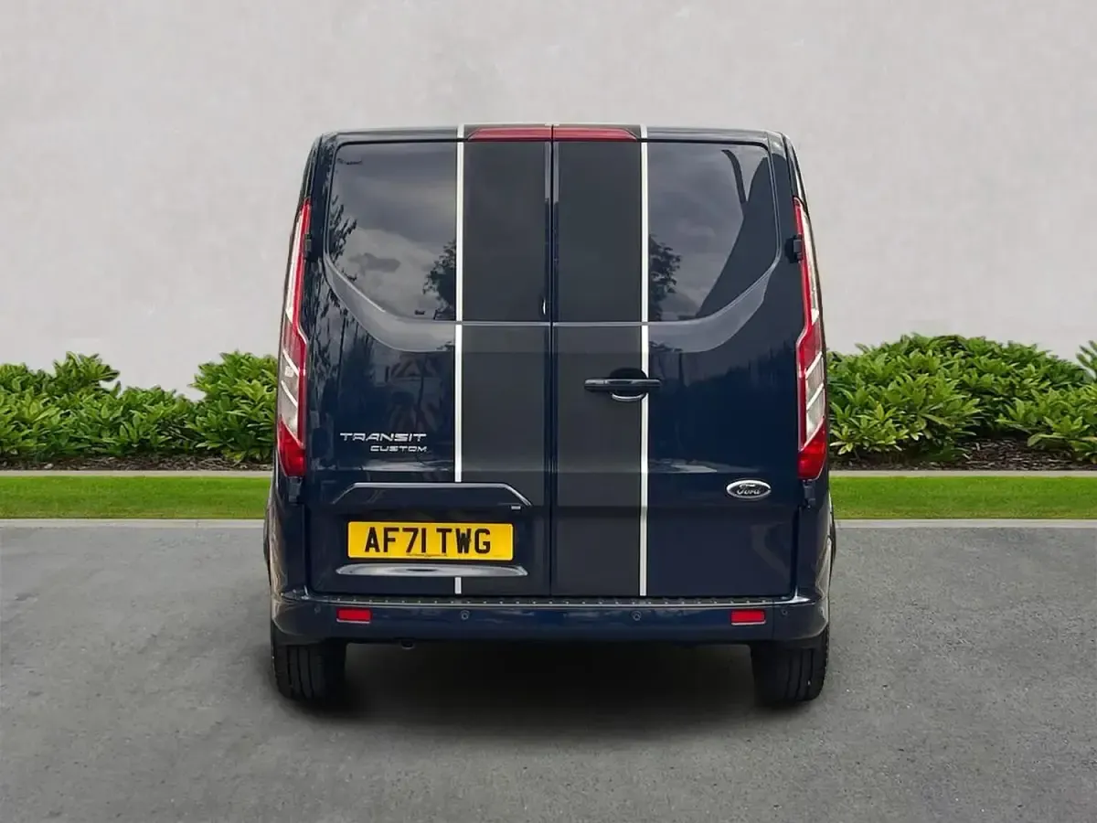 Używany Ford Transit Custom Sport 185 KM (136 kW) 2021 Niebieski Van