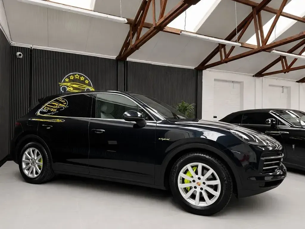 Used Porsche Cayenne 462 HP (339 kW) 2020 Blue SUV