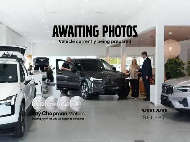 Usado Volvo XC40 Plus 163 HP (119 kW) 2024 Cinzento SUV