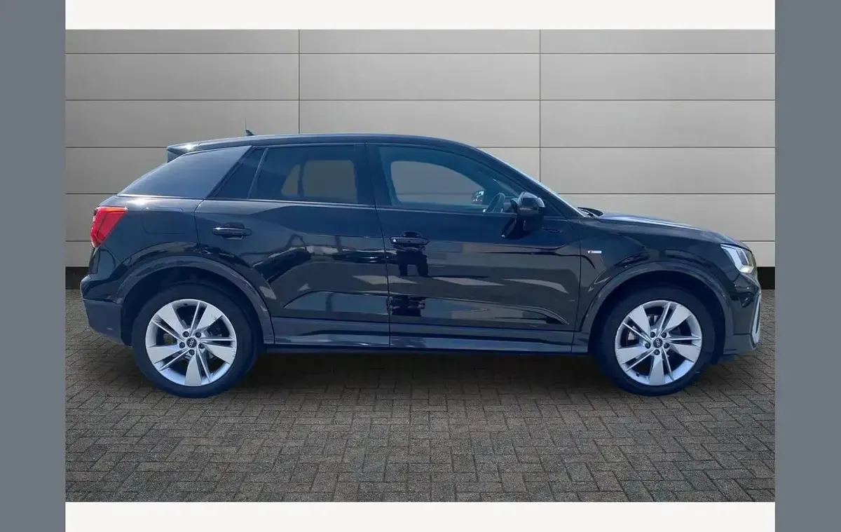 Used Audi Q2 S-Line 147 HP (108 kW) 2021 Black SUV