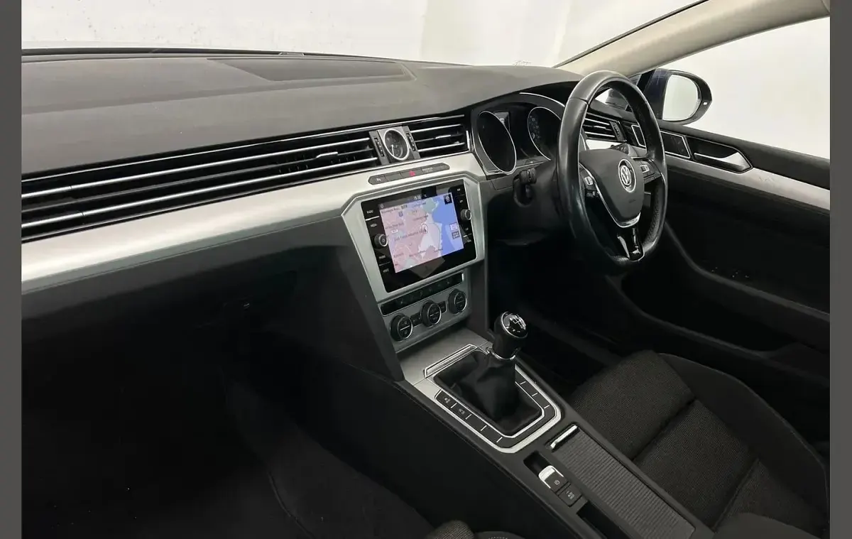 Used VW Passat Business 150 HP (110 kW) 2019 Blue Sedan