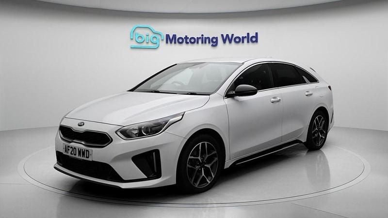 Used Kia ProCeed GT-Line 134 HP (98 kW) 2020 White Estate
