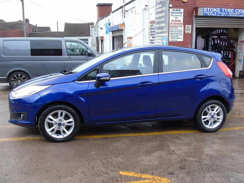 Used Ford Fiesta Zetec 2017 Blue Hatchback