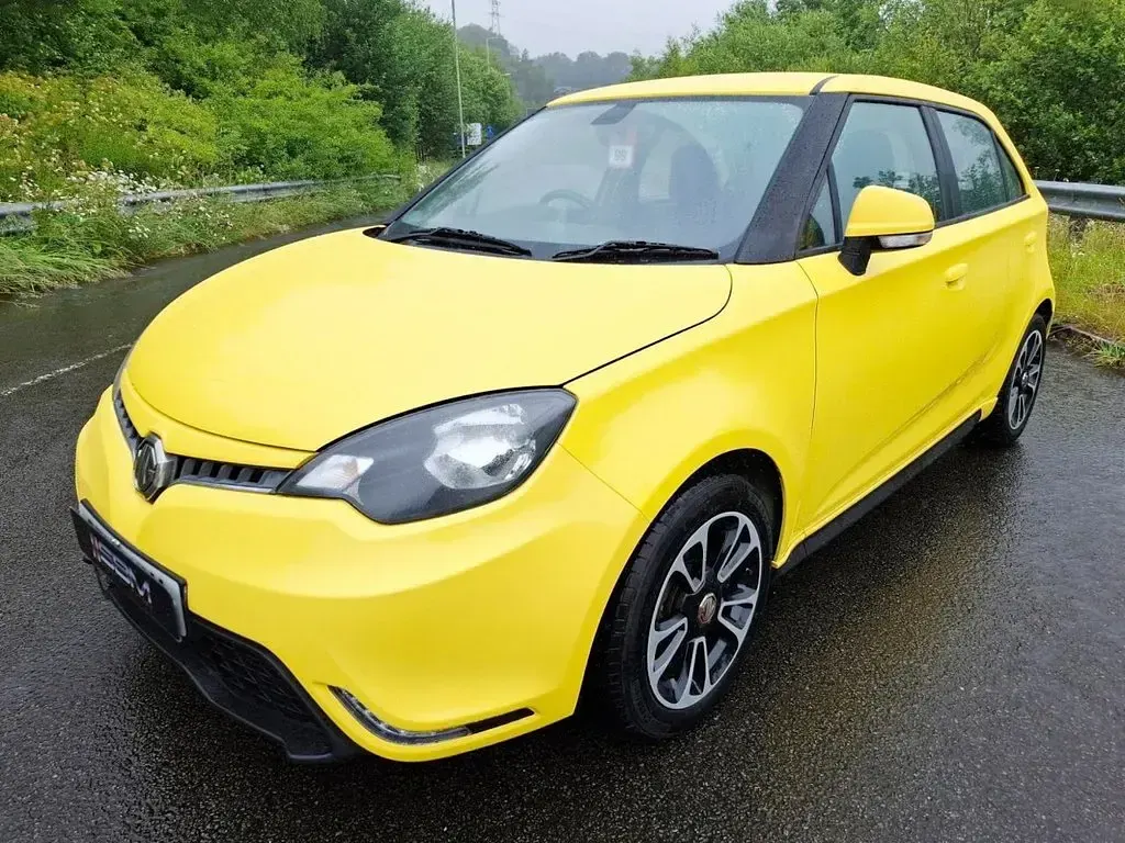 Used MG MG3 106 HP (77 kW) 2016 Yellow Hatchback