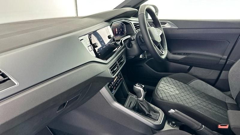 Used VW Taigo R-line 115 HP (84 kW) 2024 Silver SUV