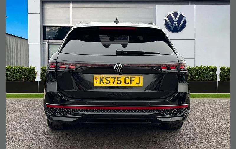 Used VW Passat Black Edition 272 HP (200 kW) 2025 Black Estate